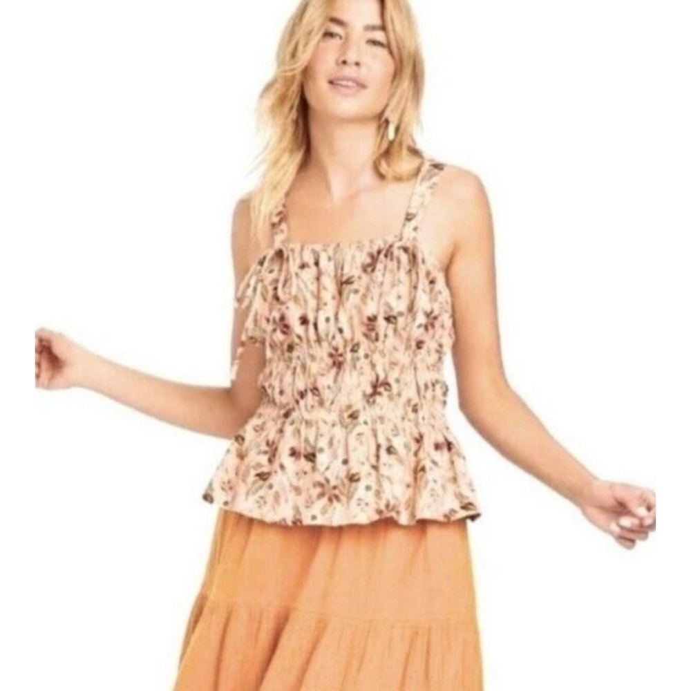 Universal Thread Floral Peplum Tank top Blush Size L
